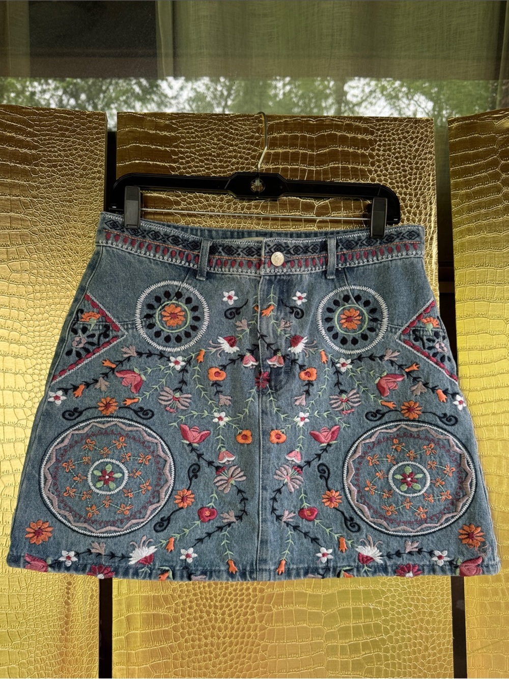 Denim&Co Embroidered Blue Denim Mini Skirt with Multicolor Floral Motifs